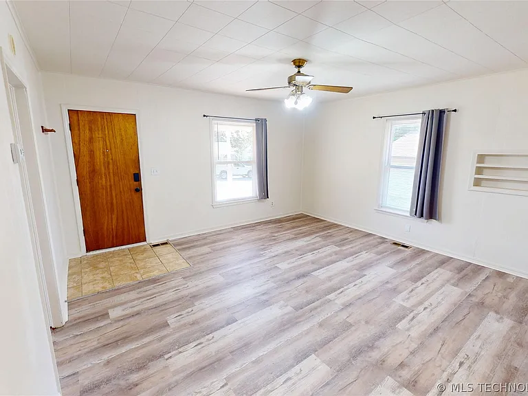 916 N Wilson Ave — Photo 5