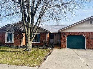 1908 Barnsbury Ct, Celina, OH 45822