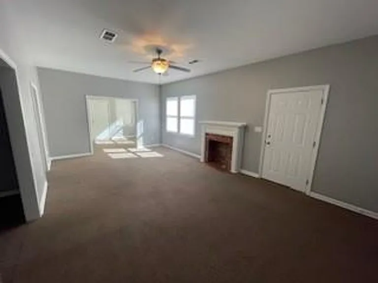 809 E Thomas St — Photo 2