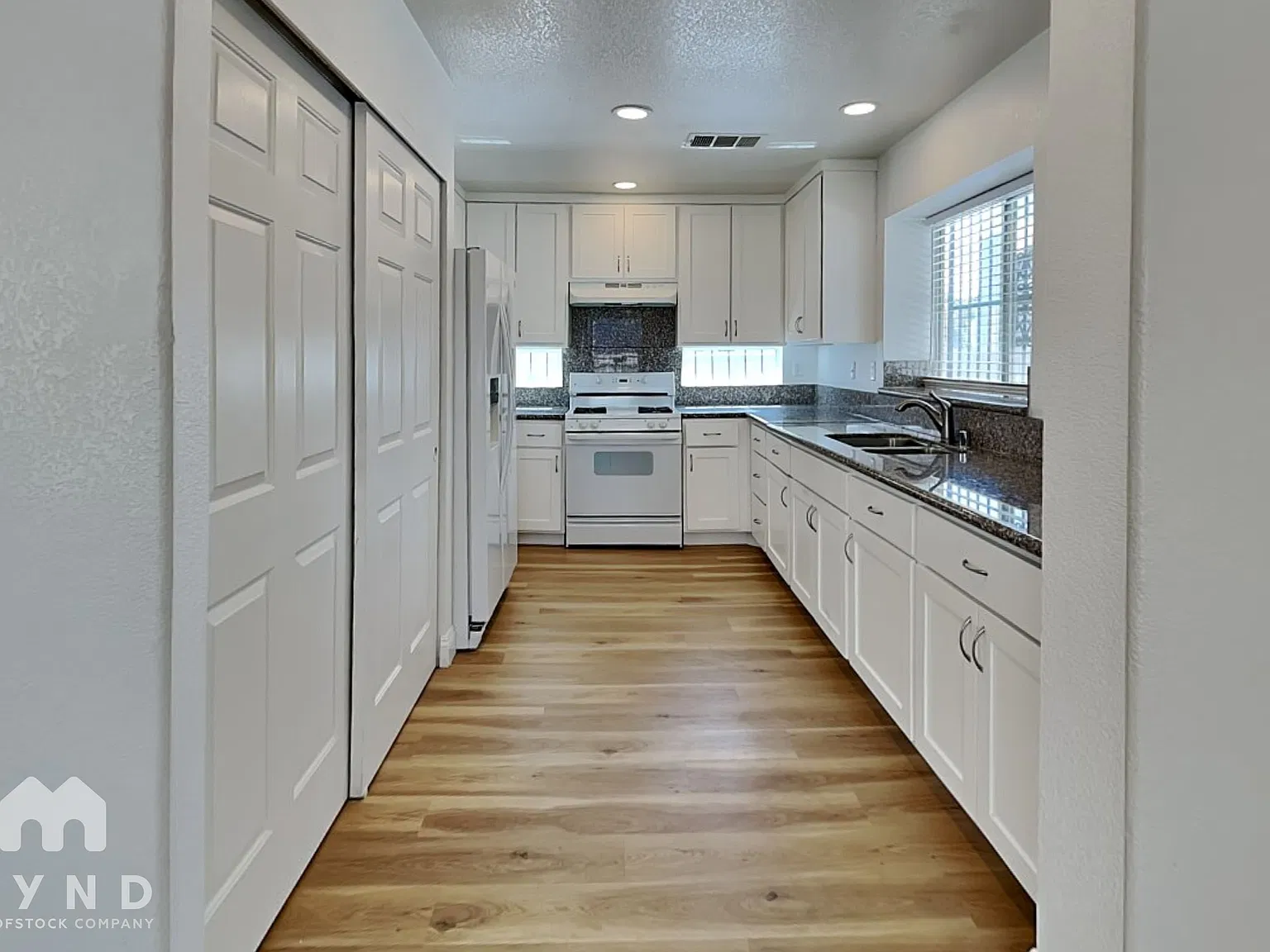 3 bed, 2.0 bath, 1227 sqft, $1,995 — Photo 4