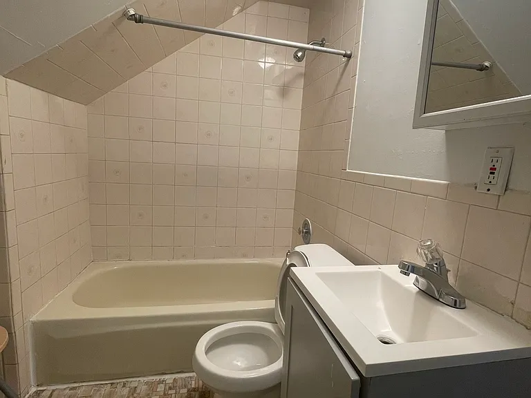 642 Jefferson Ave #2 — Photo 6