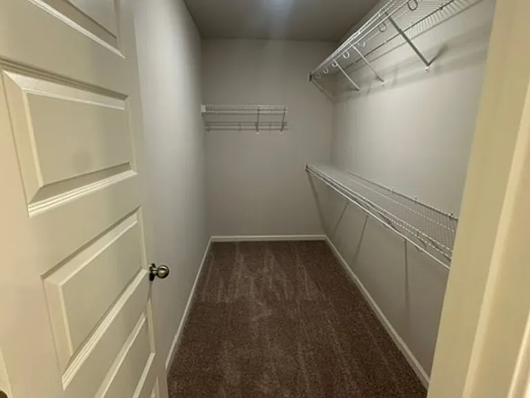 444 Country Club Dr — Photo 23