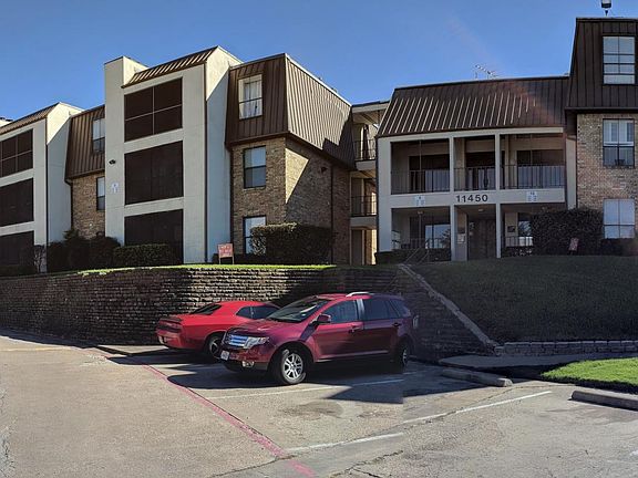 Panoramic view - front of building