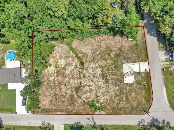 10470 Lake Drive, Willis, TX 77318