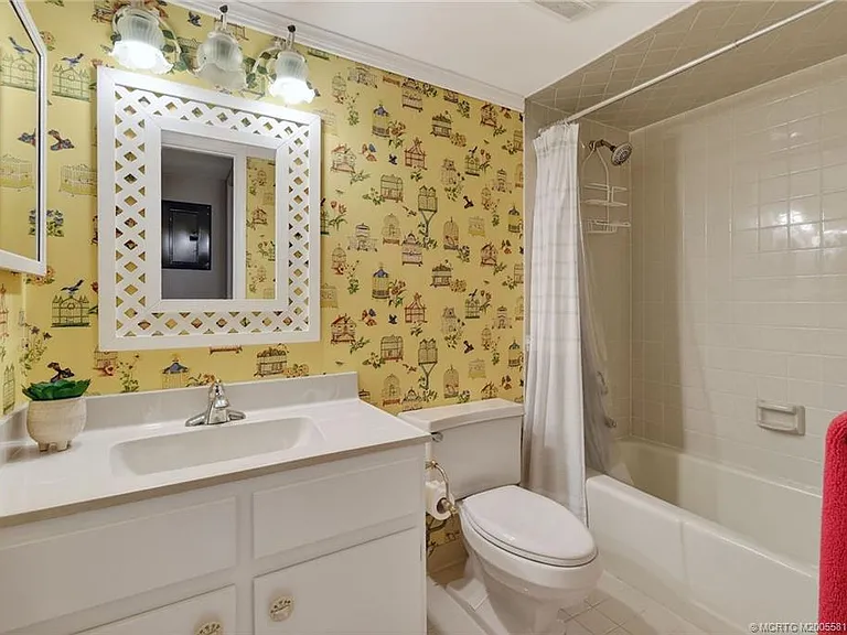 5152 SE Club Way #104 — Photo 31