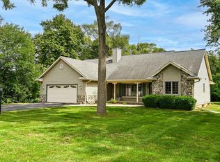 9358 S 33rd St, Franklin, WI 53132
