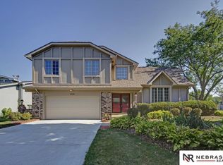 11126 Sahler St, Omaha, NE 68164