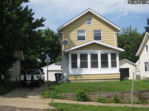 4th image of 161 Glenn St