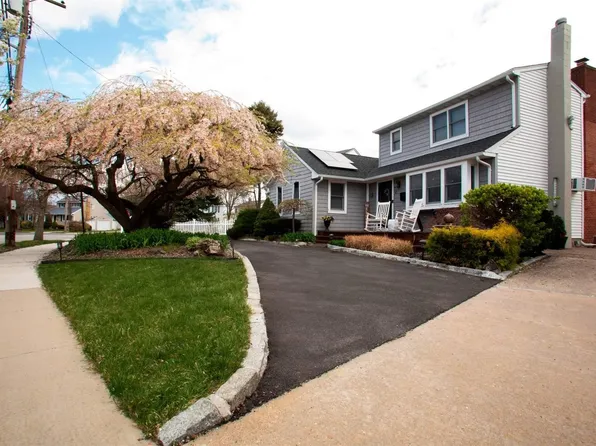 2 Johnson Court, Babylon, NY 11702