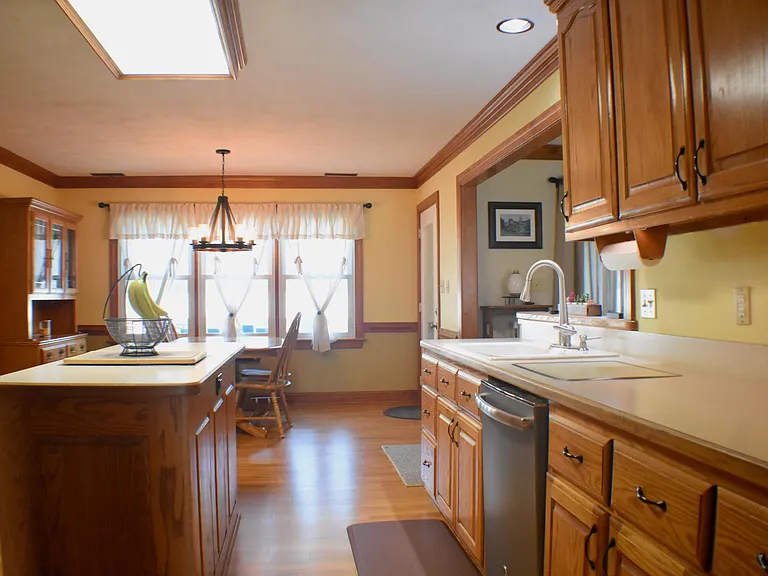 413 Southern Oak Dr — Photo 9