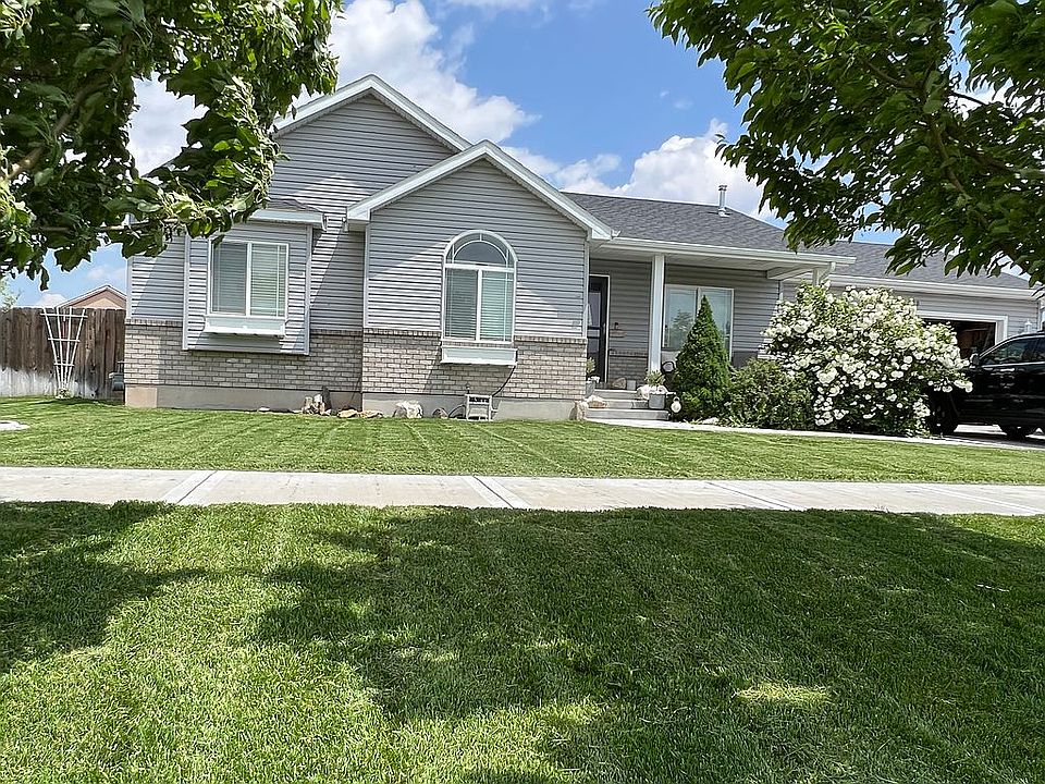 1st image of 2120 N Roy Dr