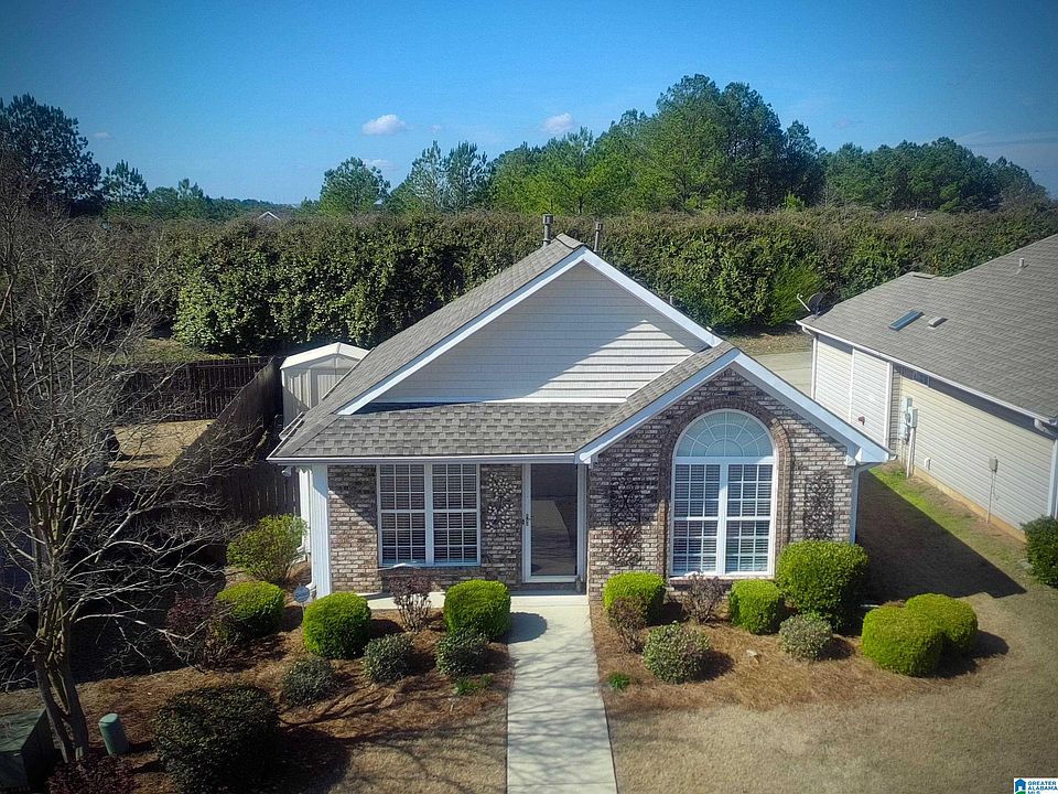 1st image of 1008 Village Trl