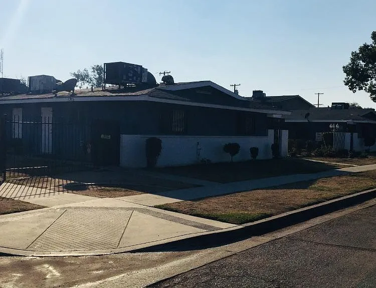 2117 W Princeton Ave — Photo 5
