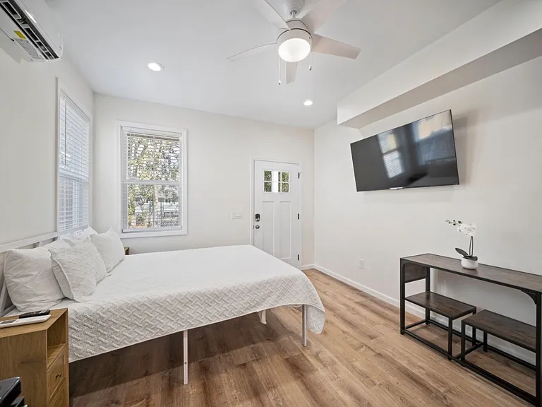 5069 Peachtree Ave #A — Photo 9