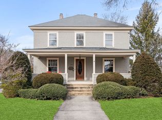 1386 Main St, Concord, MA 01742