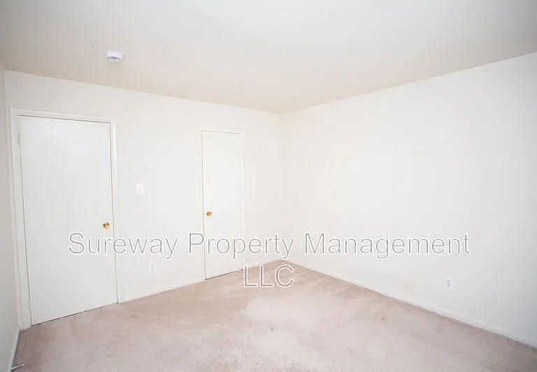2147 Harbour Dr — Photo 32