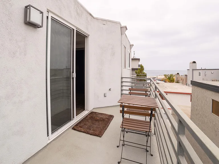 1107 Loma Dr #C — Photo 10