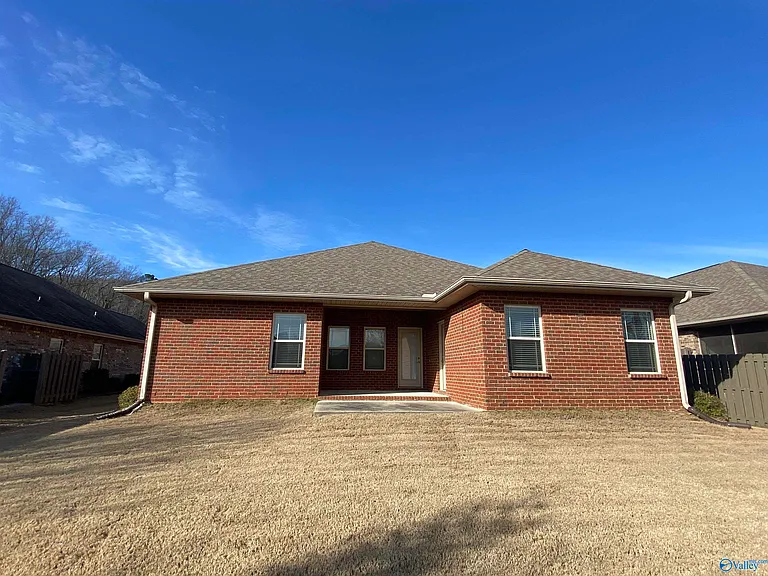 3015 Hampstead Dr SE — Photo 14