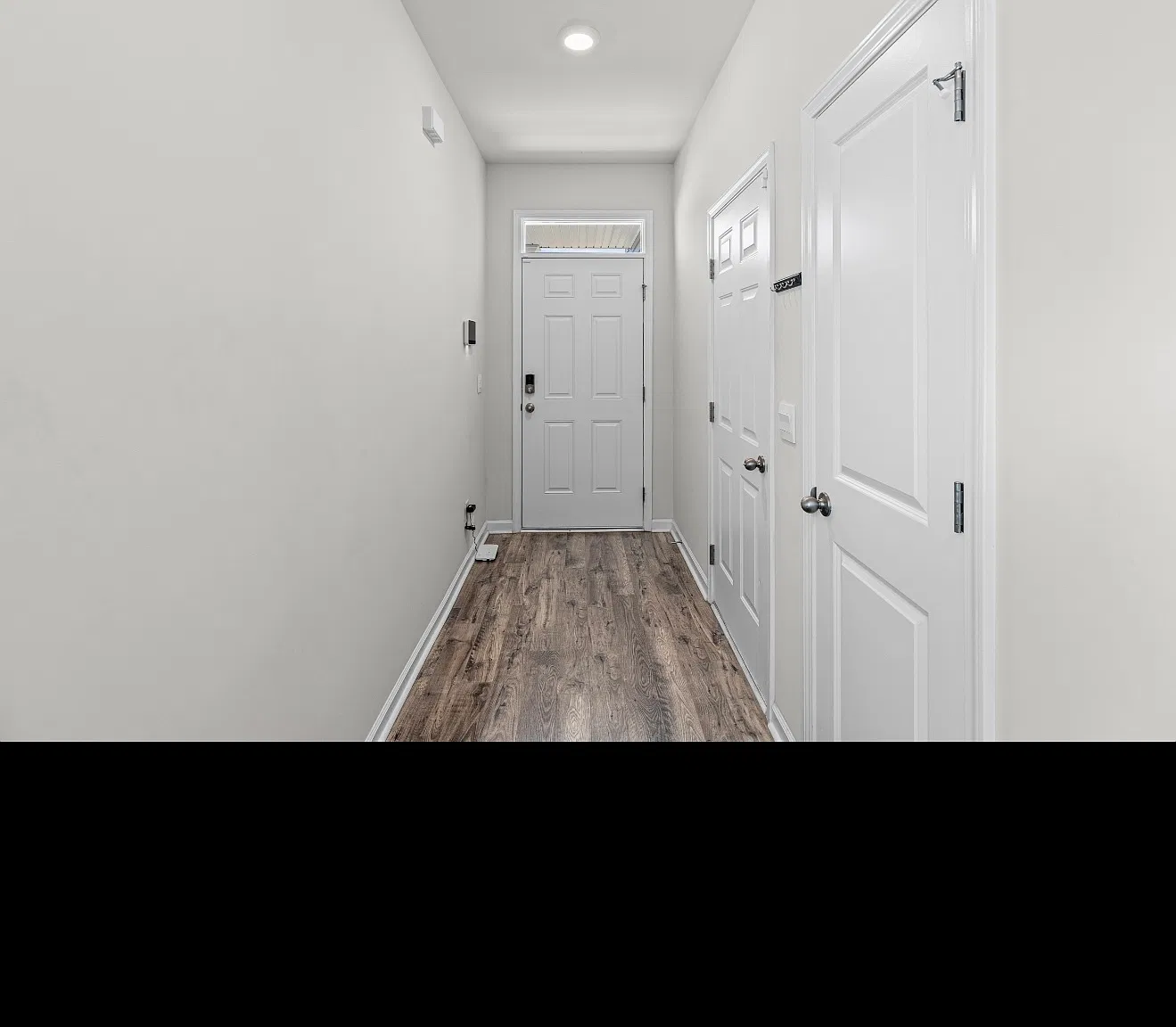4 bed, 2.5 bath, 1976 sqft, $2,200 — Photo 3
