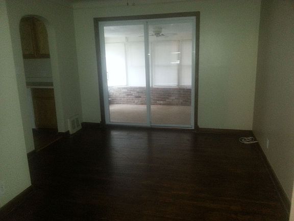 3rd image of 4845 Monticello Blvd
