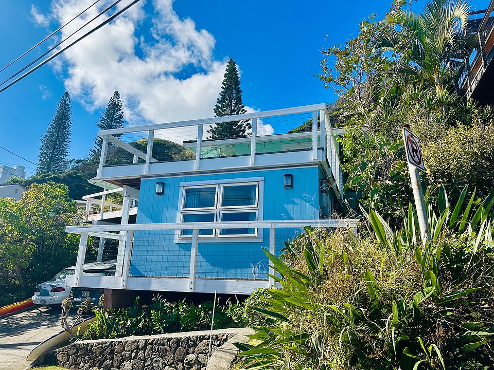 Beautiful studio built into the hillside