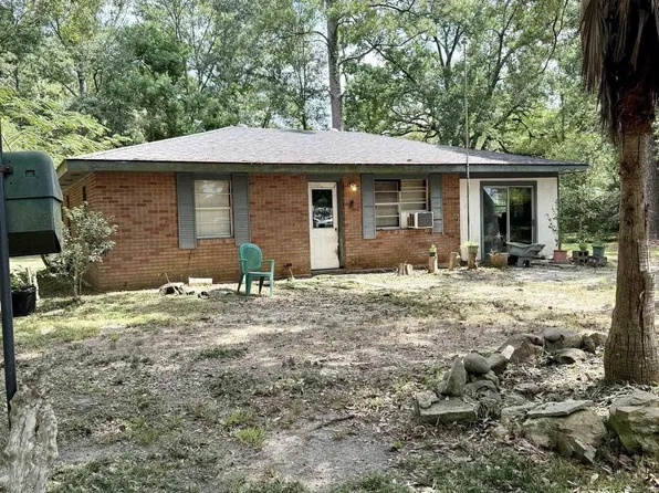 32031 Shelly Dr, Springfield, LA 70462