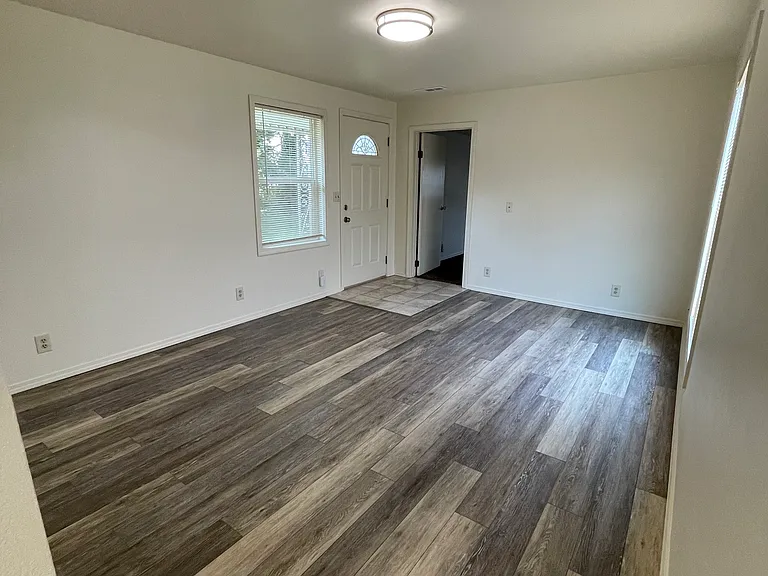 209 W Murray St — Photo 3