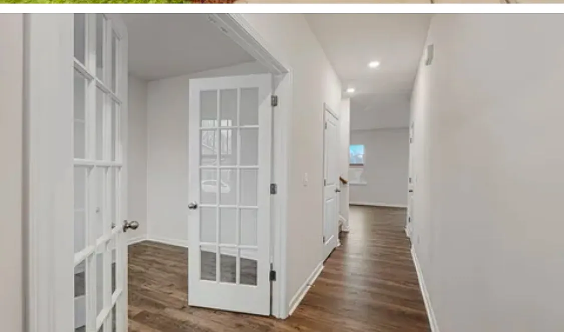 4 bed, 2.5 bath, 2059 sqft, $2,300 — Photo 3