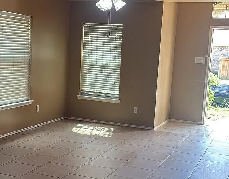 8910 Tarpon Springs Ln — Photo 7