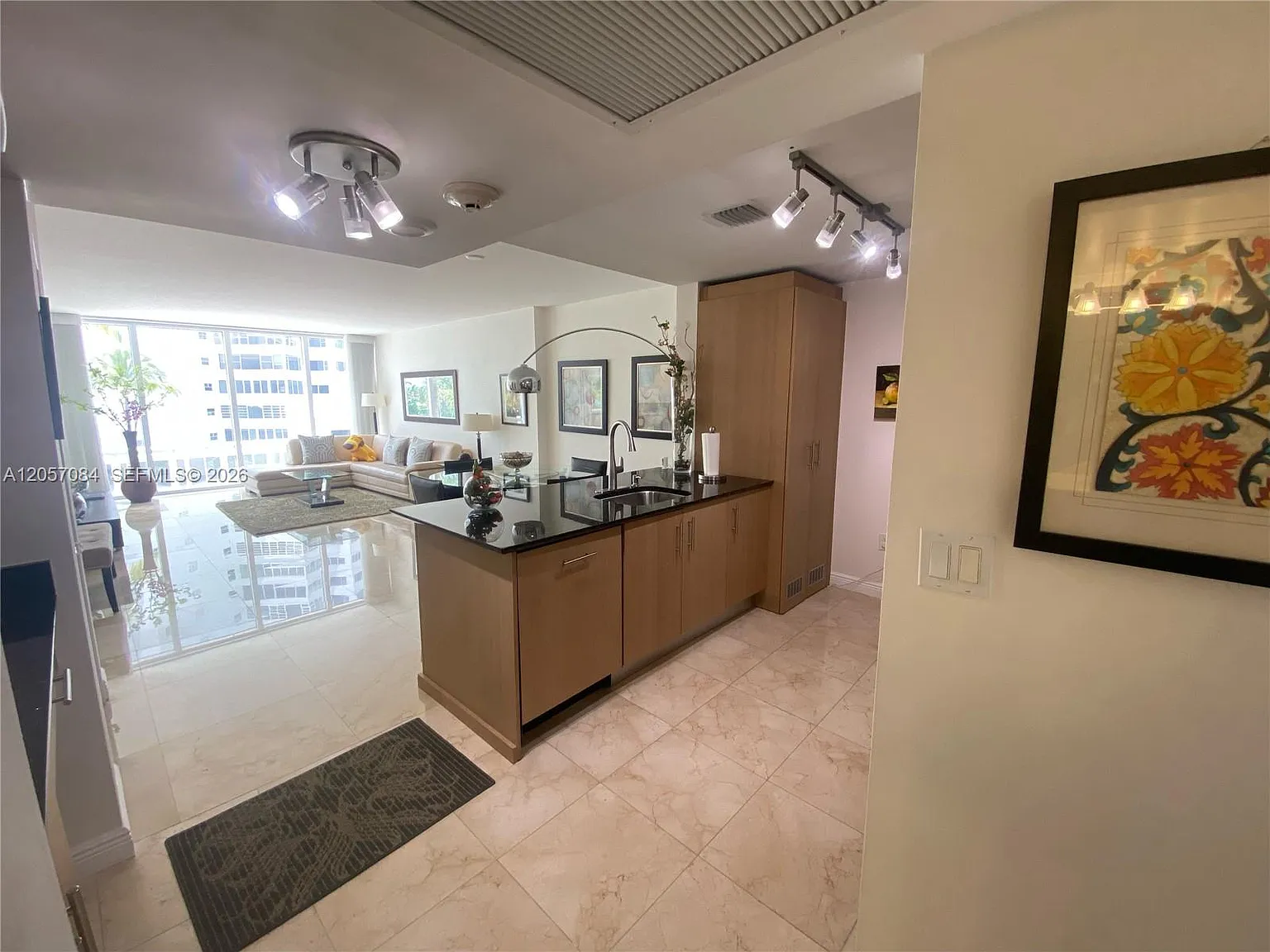 Harbour House — Photo 2