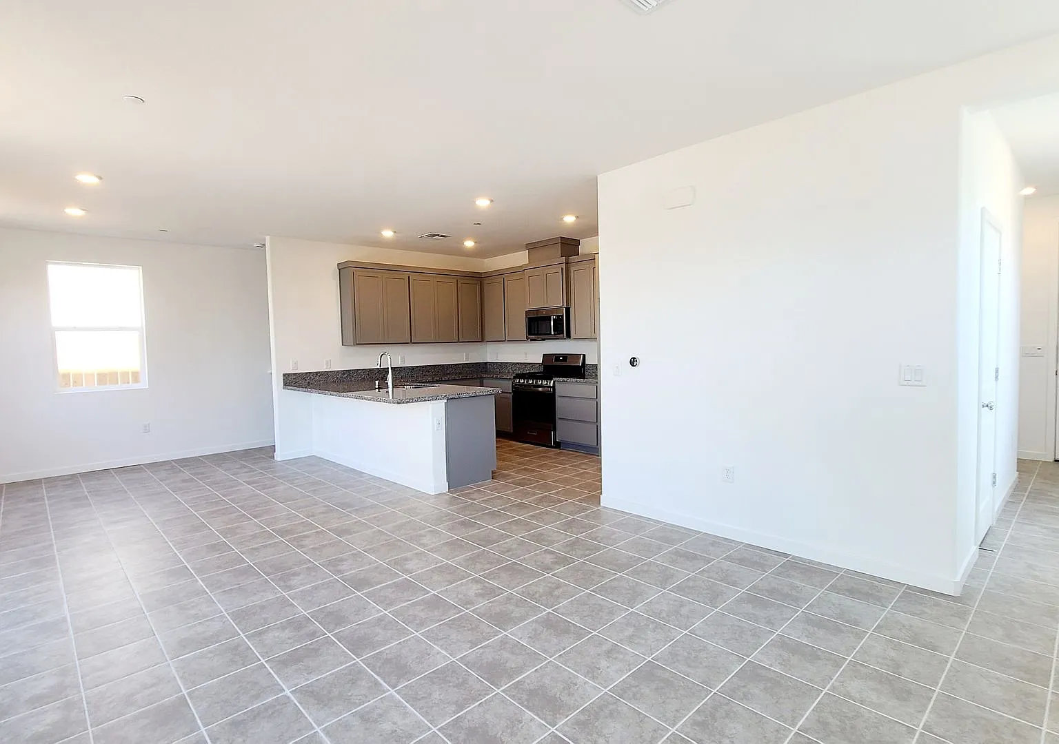 Beautiful Brand New Construction / Single Family Home w/ Solar! — Photo 4