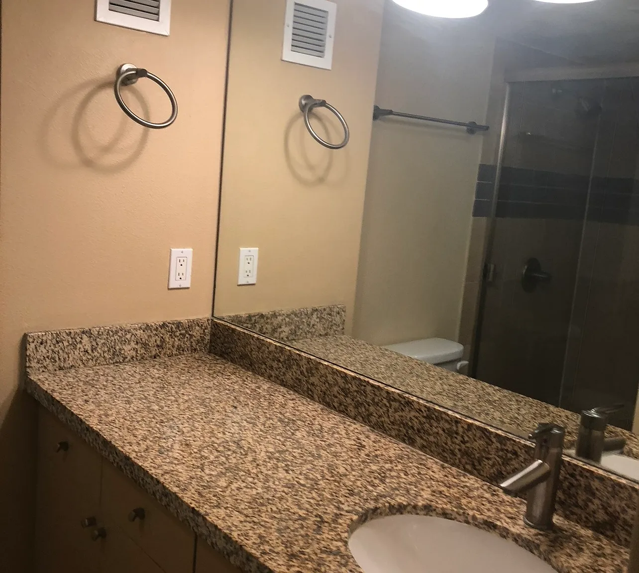 802 National City Blvd — Photo 2