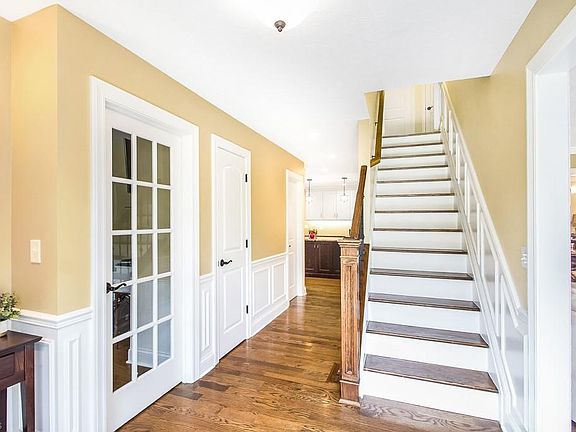 2nd image of 1340 Kingsway