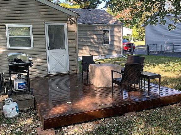 2nd image of 511 Meadow Ln