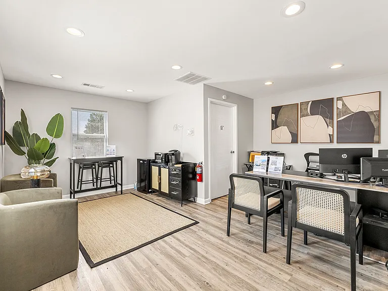 Ridgewood Apartments — Photo 19