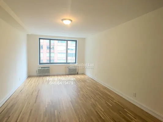 Rented by Manhattan Connection | media 18