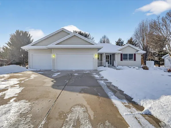 60 Spruce St, Edgerton, WI 53534