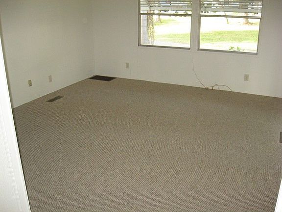 3rd image of 199 Forest Dr