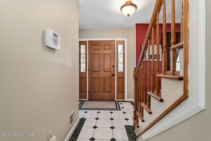 3rd image of 50 Avon Court