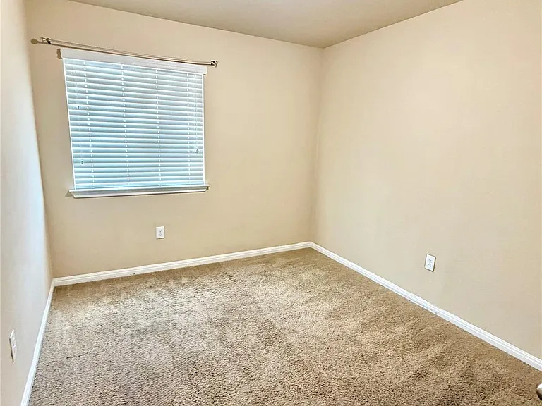 601 Katmai Cir — Photo 12
