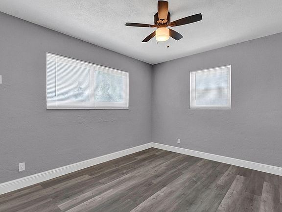 5th image of 1526 NE 1st Court