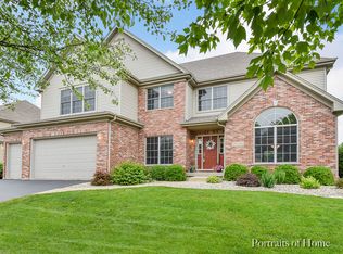 39W304 Preston Cir, Geneva, IL 60134