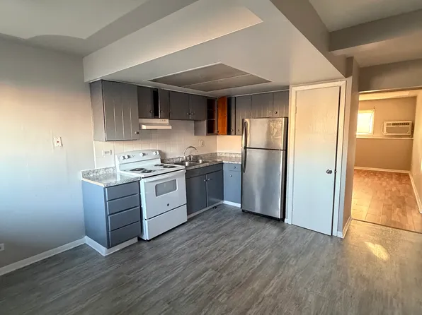 1653 Mulberry Ct APT 3, Elgin, IL 60123