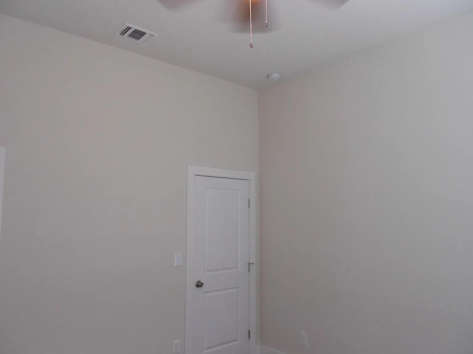 3 bed, 1152 sqft, $1,780 — Photo 4