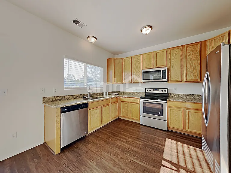 1182 S Fultondale Cir — Photo 3