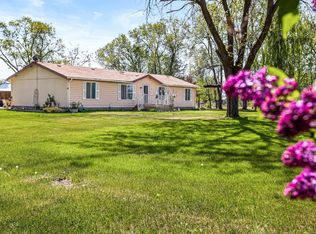 910 Robinson Rd, Grandview, WA 98930