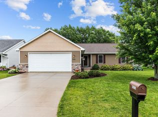 N9028 Spring Valley Rd, MENASHA, WI 54952