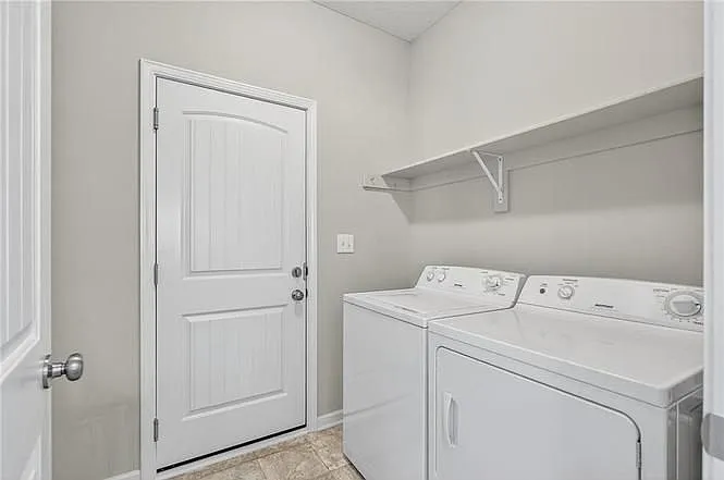 765 S Elm St — Photo 16