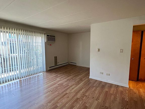 4th image of 7851 S Kedzie Ave