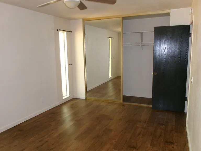 9685-9687 Lake Natoma Dr — Photo 16